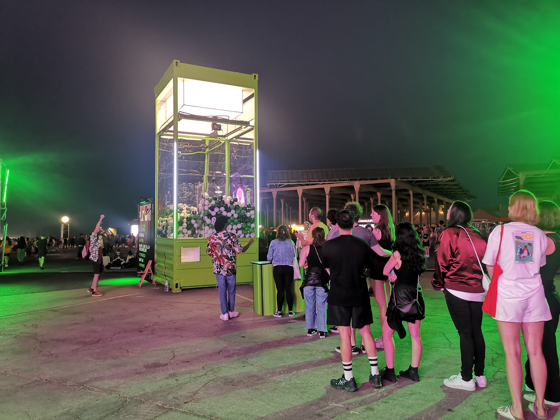 UFO Catcher Machine - Pull & Bear - Primavera Sound